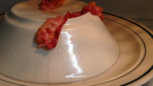 bacon in a microwave