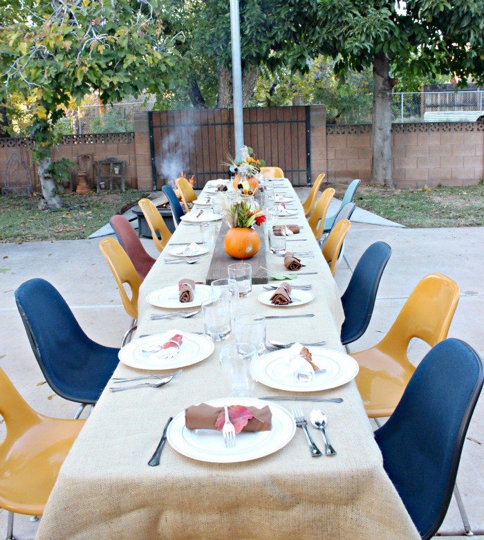 thanksgiving outdoor tablescape