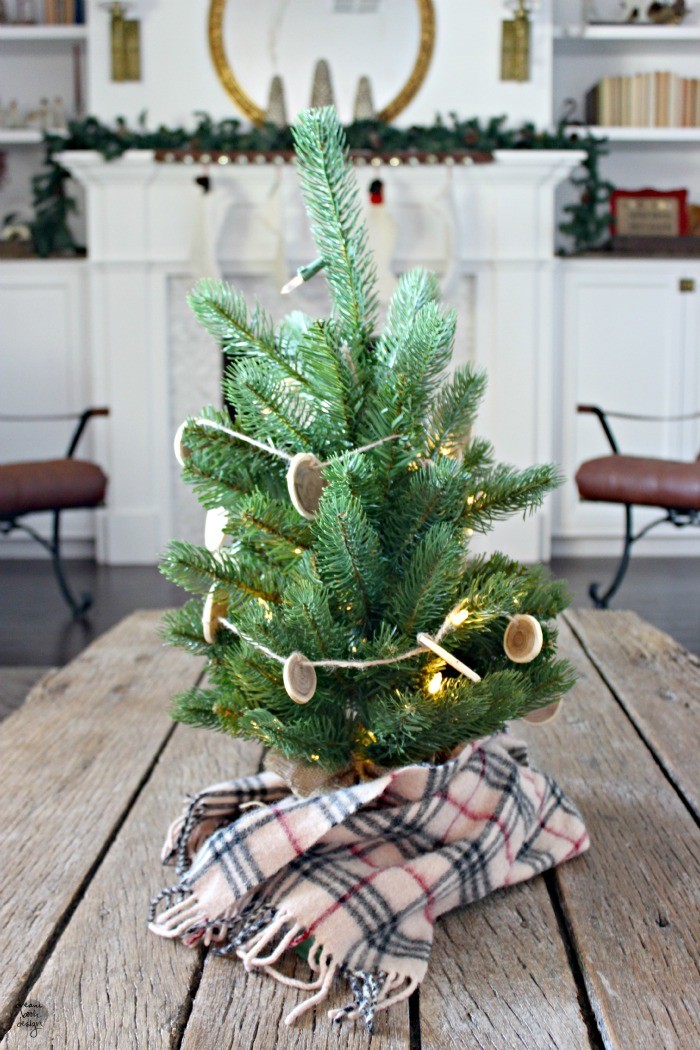 how to decorate a christmas tree 12 / dreambookdesign.com